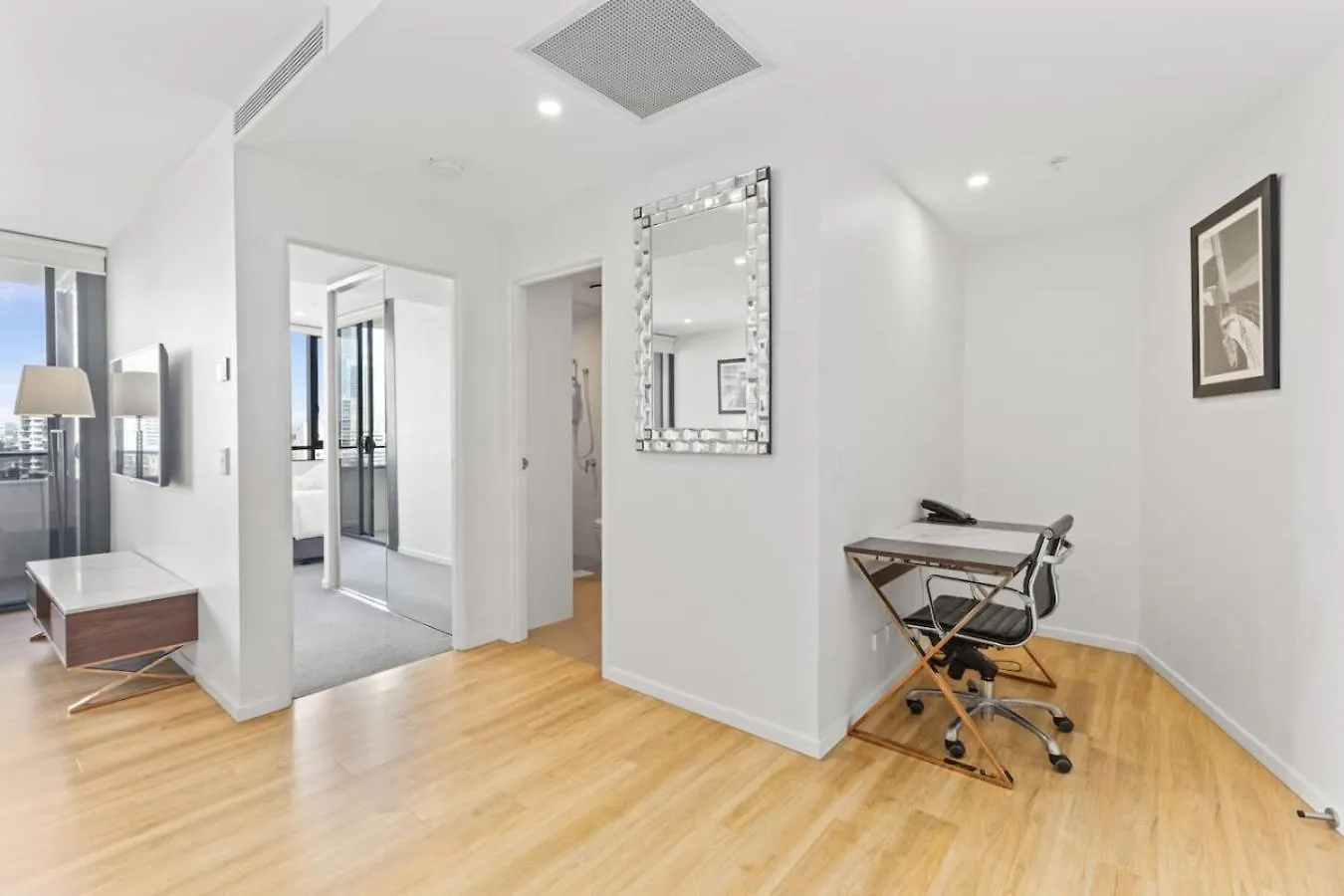 Views Over Surfers Paradise 1 Bedroom Apartment Gold Coast