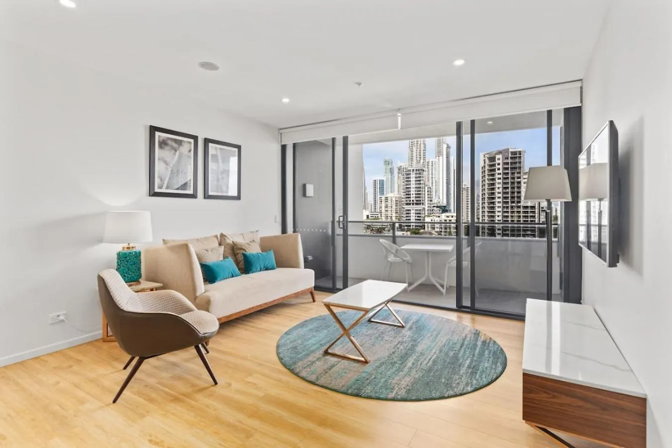 Views Over Surfers Paradise 1 Bedroom Apartment Gold Coast Australia