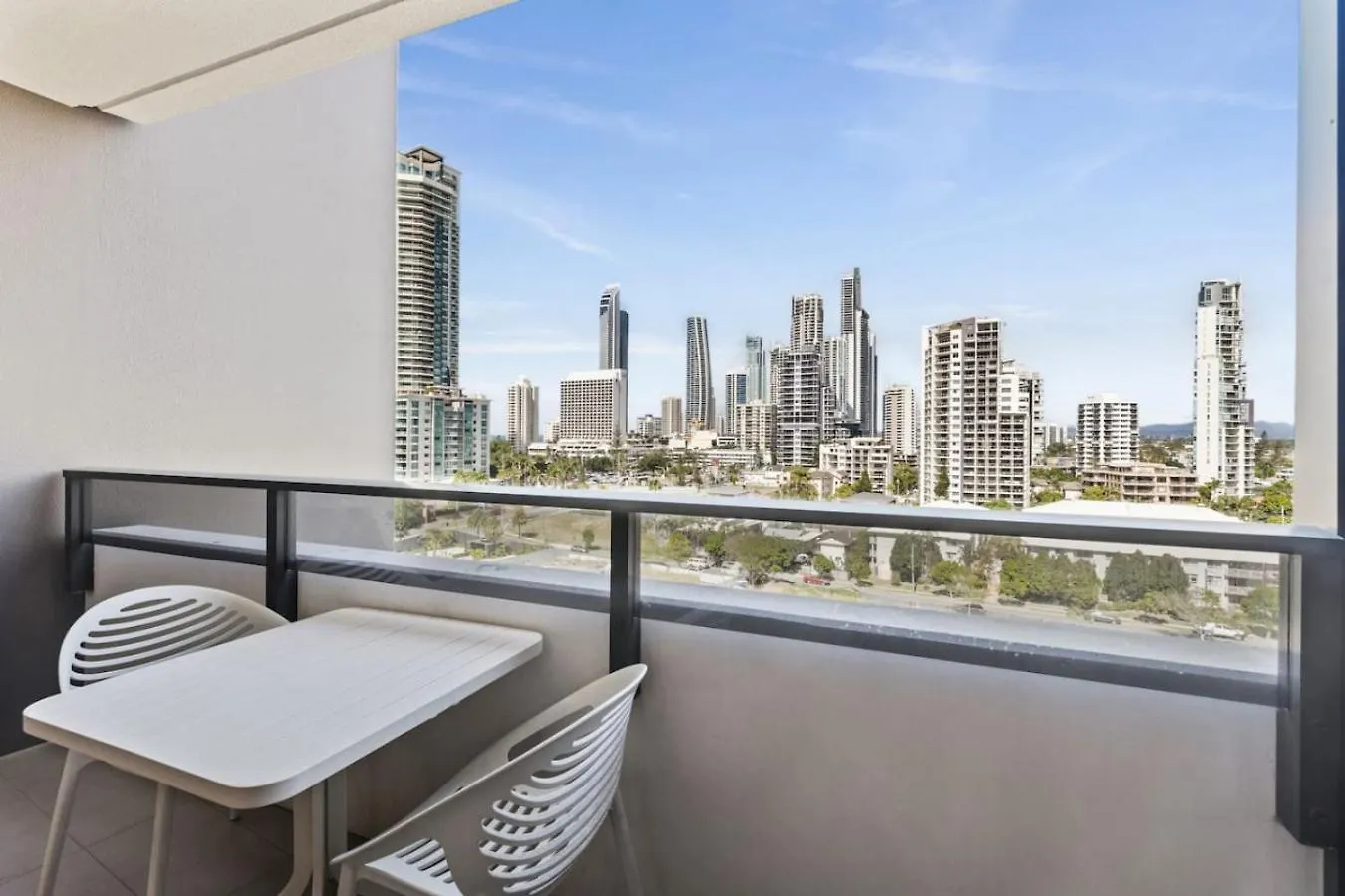 Views Over Surfers Paradise 1 Bedroom Apartment Gold Coast Australia